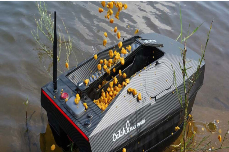 appâts sur les bateaux amorceurs